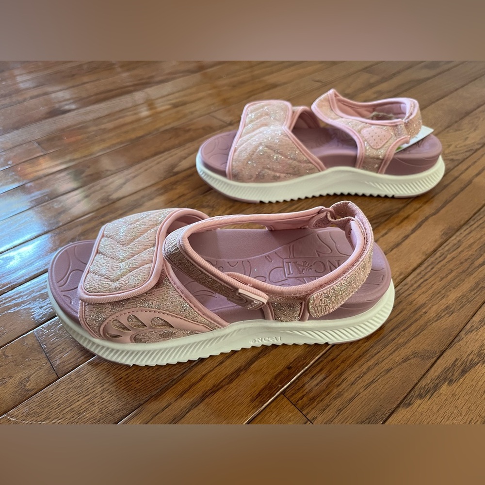 Oncai Walking Sandals